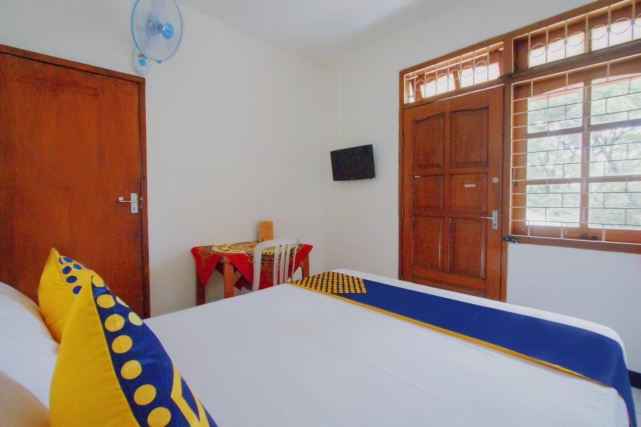 Hotel Spot On 3218 Bee Palm Family Syariah à Malang Extérieur photo